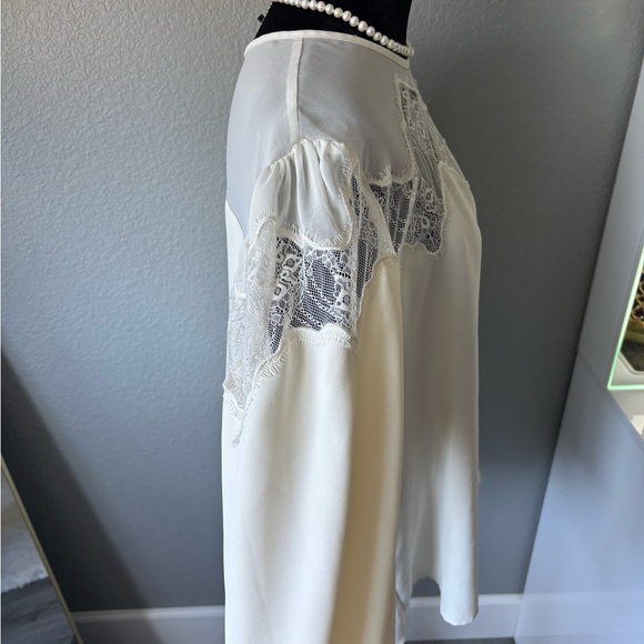 Express Cream Blouse with Lace Accents - Picture 2 of 3